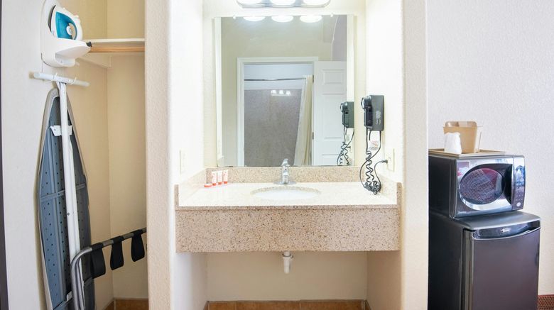 <b>OYO Townhouse Clute Lake Jackson Room</b>. Images powered by <a href="https://www.leonardoworldwide.com/" title="Leonardo Worldwide" target="_blank">Leonardo</a>.