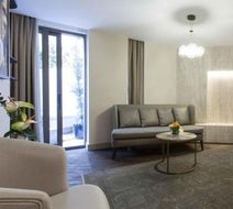 Noble22 Suites Suite