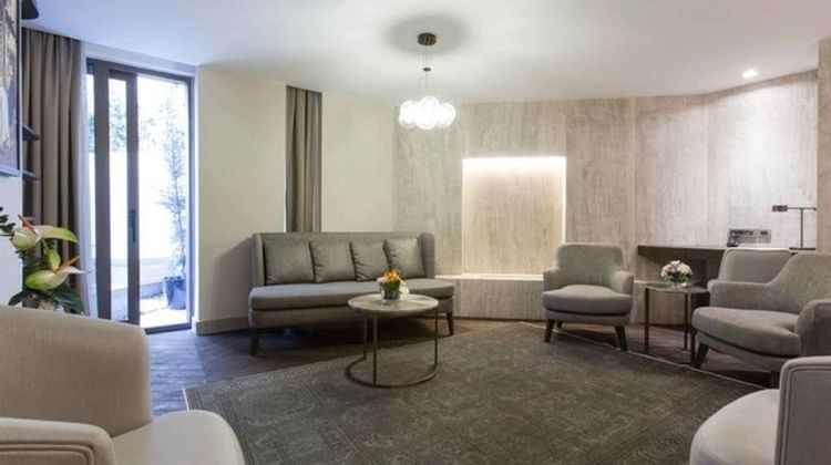Noble22 Suites Suite