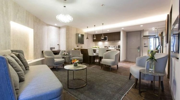 Noble22 Suites Suite