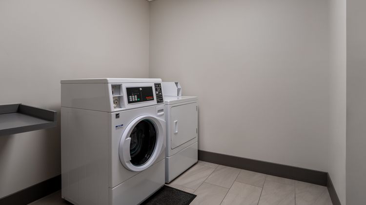 Holiday Inn Express & Suites Linden Other