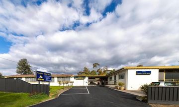 Golden Hills Motel