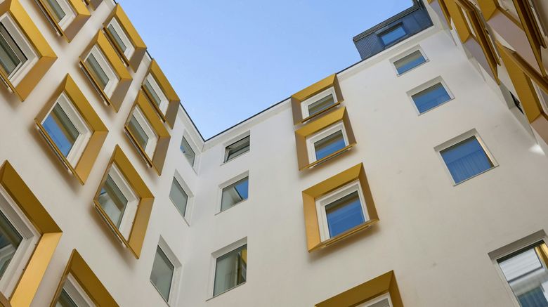 Motel One Wien-Staatsoper Exterior. Images powered by <a href="https://www.leonardoworldwide.com" target="_blank" rel="noopener">Leonardo</a>.