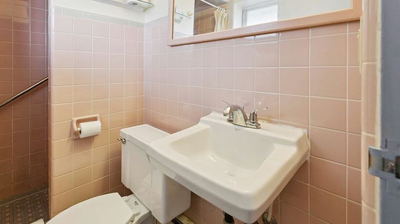 <b>Heidelberg Motel Room</b>. Images powered by <a href="https://www.leonardoworldwide.com/" title="Leonardo Worldwide" target="_blank">Leonardo</a>.