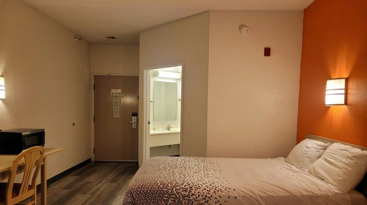 Modern Stay 39 Lakeview By OYO Room