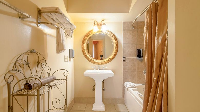 <b>Historic Rose Hill Inn Room</b>. Images powered by <a href="https://www.leonardoworldwide.com/" title="Leonardo Worldwide" target="_blank">Leonardo</a>.