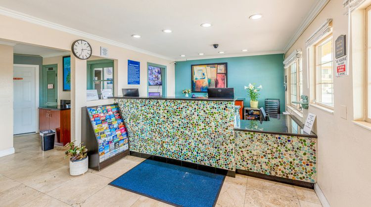 Hotel Avenida Oceanside Camp Pendleton Lobby