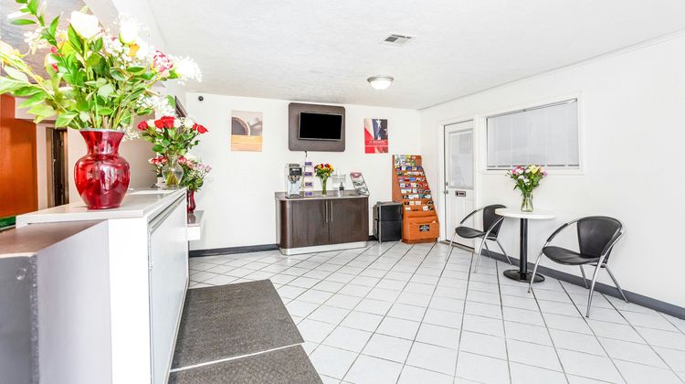 Relax Inn I-70 Lobby