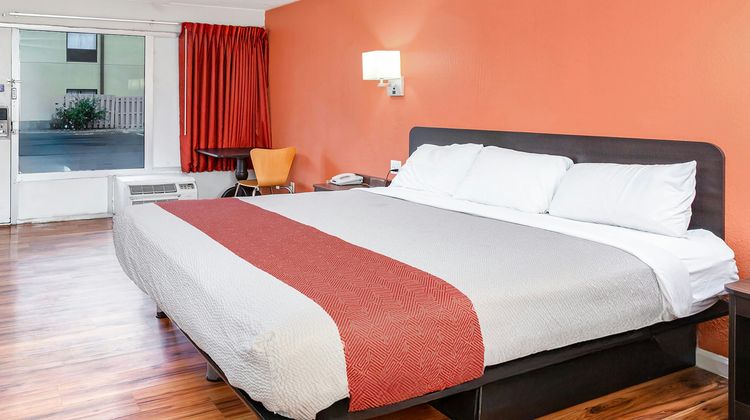 Relax Inn I-70 Room