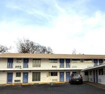 Trade Wind Motel Exterior