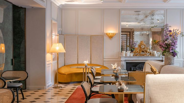 Grand Powers Paris Restaurant