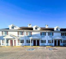 Osage Village Inn Exterior
