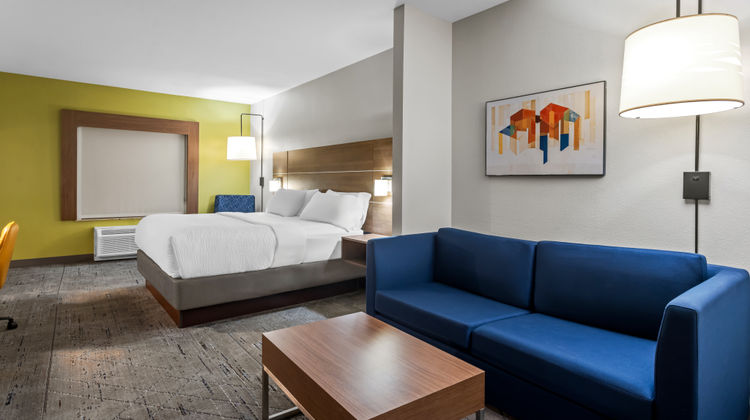 Holiday Inn Express Hotel & Suites Room