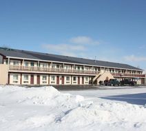Lake Erie Lodge Exterior