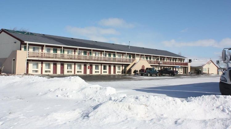 Lake Erie Lodge Exterior