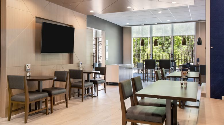 <b>Holiday Inn Express Gateway Lobby</b>. Images powered by <a href="https://www.leonardoworldwide.com/" title="Leonardo Worldwide" target="_blank">Leonardo</a>.