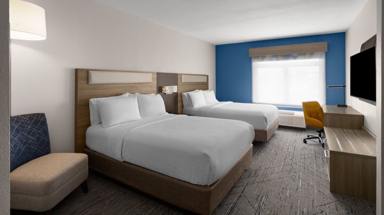 Holiday Inn Express Syracuse Fairgrounds Room