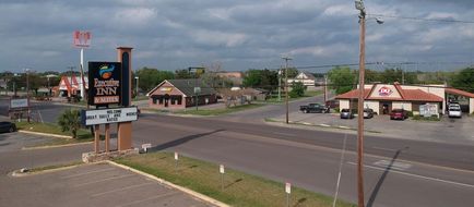 Beeville Executive Inn Exterior