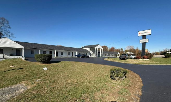 Budget Inn Hotel Exterior