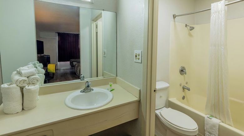 <b>Beeville Executive Inn Room</b>. Images powered by <a href="https://www.leonardoworldwide.com/" title="Leonardo Worldwide" target="_blank">Leonardo</a>.