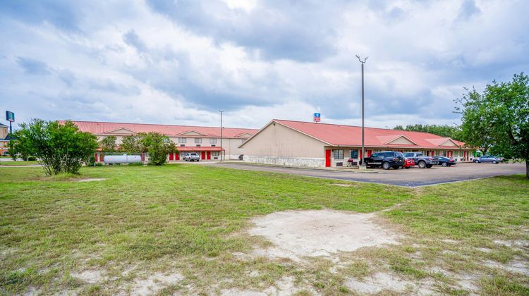 Texan Inn Beeville Exterior