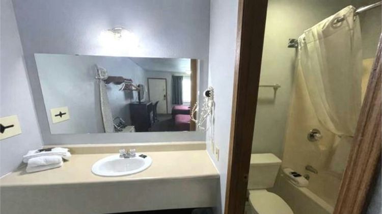 Residential Suites Warrensburg Room