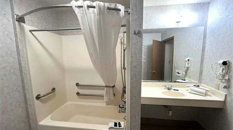 Residential Suites Warrensburg Room