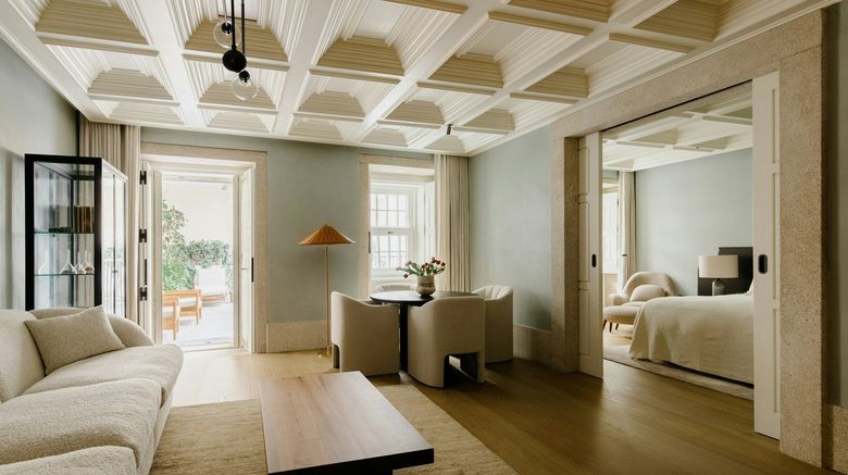 <b>The Largo Suite</b>. Images powered by <a href="https://www.leonardoworldwide.com/" title="Leonardo Worldwide" target="_blank">Leonardo</a>.