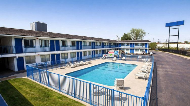 Express Inn Near Columbus Airport Exterior
