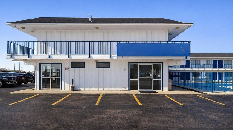 Express Inn Near Columbus Airport Exterior
