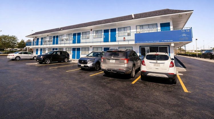 Express Inn Near Columbus Airport Exterior