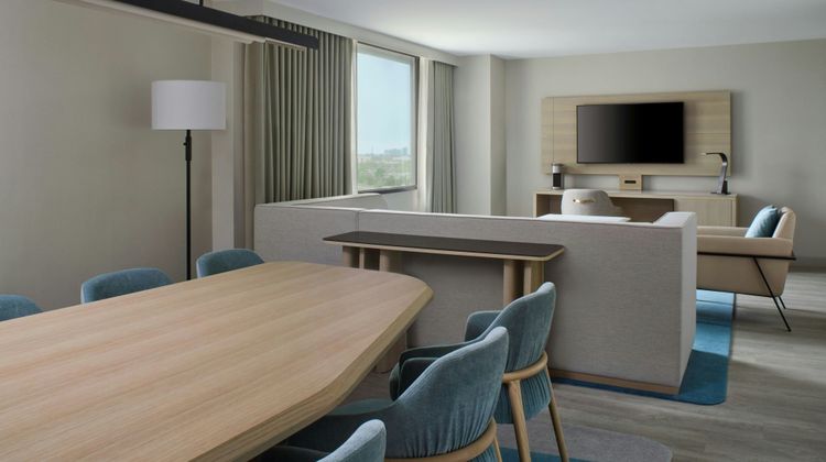 Toronto Airport Marriott Hotel Room
