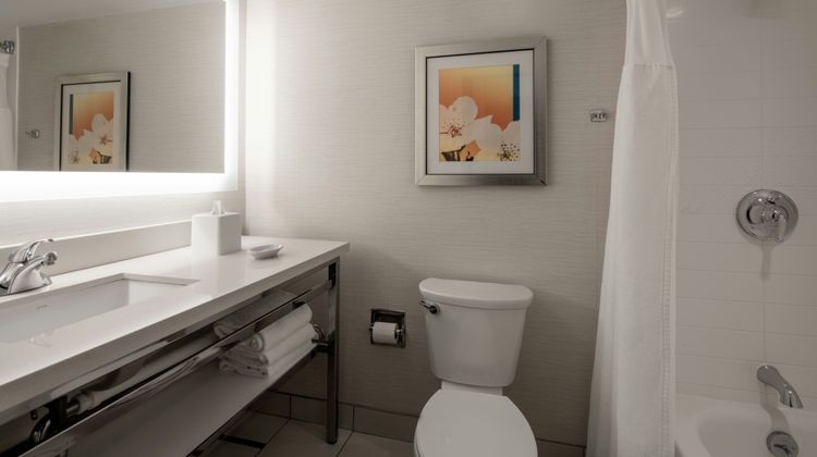 Fairfield Inn & Suites Charlotte Uptown Room