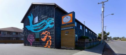 Coast River Inn Exterior