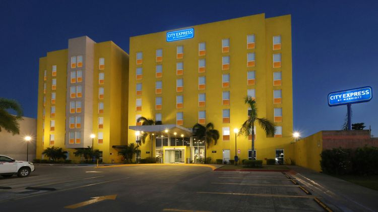 City Express by Marriott Tampico Exterior