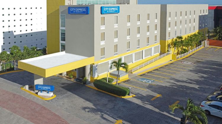 City Express by Marriott Cancun Exterior