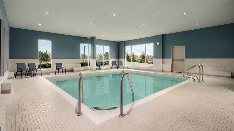 Holiday Inn Express & Suites Victoria Pool