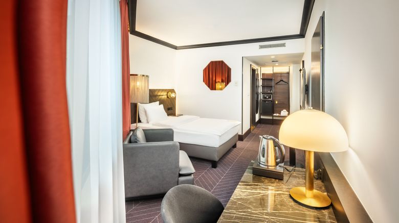 <b>Diplomat Hotel Room</b>. Images powered by <a href="https://www.leonardoworldwide.com/" title="Leonardo Worldwide" target="_blank">Leonardo</a>.