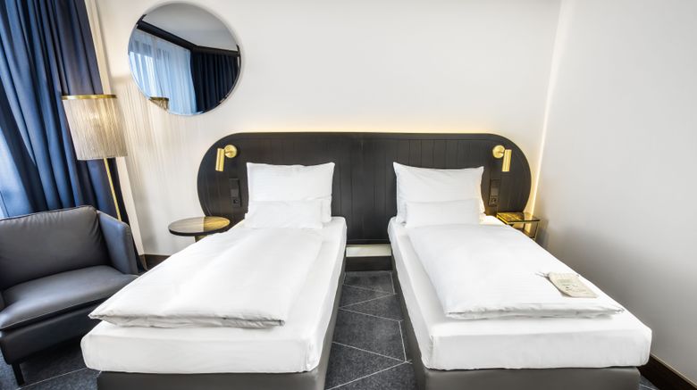 <b>Diplomat Hotel Room</b>. Images powered by <a href="https://www.leonardoworldwide.com/" title="Leonardo Worldwide" target="_blank">Leonardo</a>.