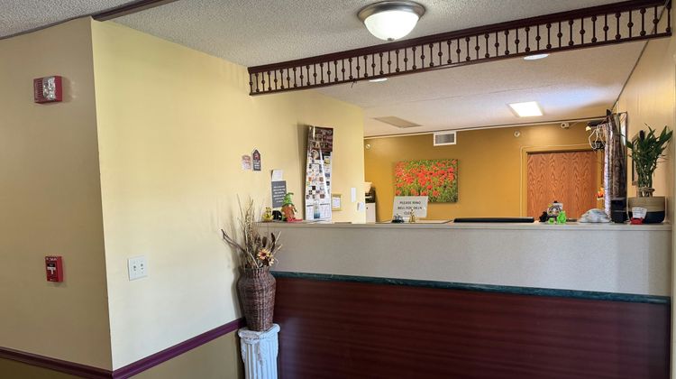 Royal Inn Rockville Lobby