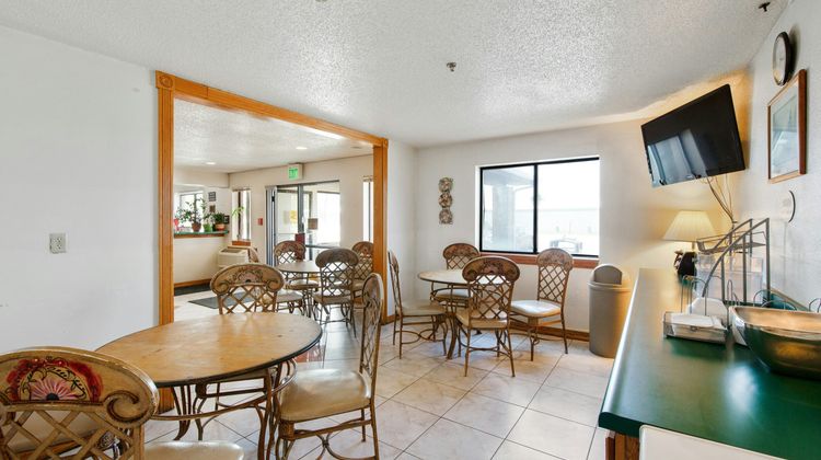 Super 8 Portage Restaurant