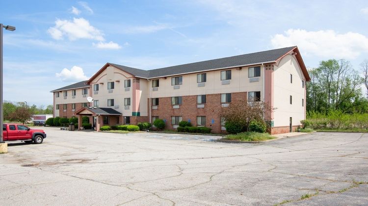 Super 8 Portage Exterior