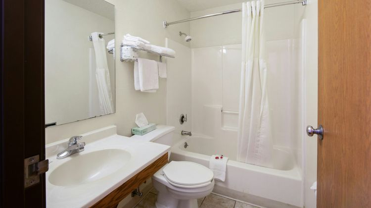 Super 8 Portage Room