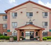 Super 8 Portage Exterior