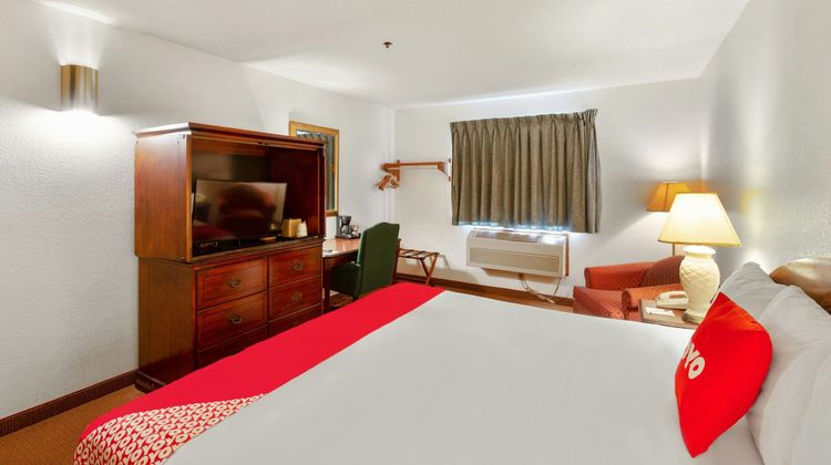 Super 8 Portage Room