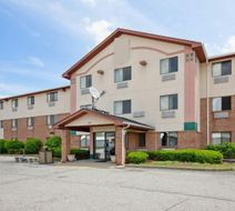 Super 8 Portage Exterior