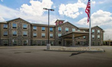 Creekstone Inn & Suites St. Marys