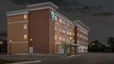 Tru Cleveland Airport OH Exterior