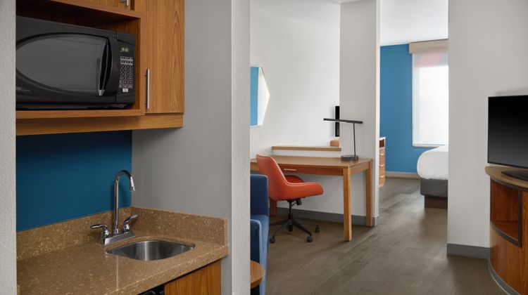 Holiday Inn Express & Suites Midland Suite