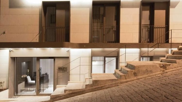 Noble22 Suites Exterior